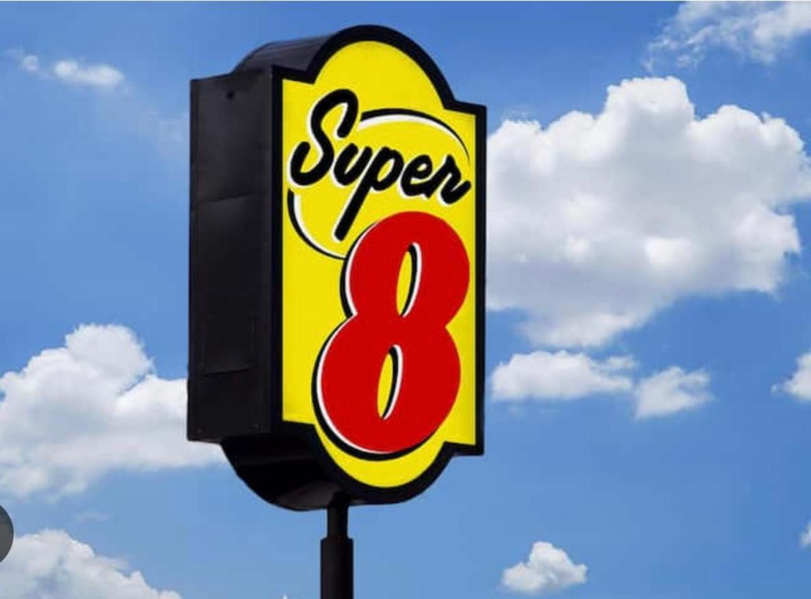 Super 8 By Wyndham Rockford South Hotel Buitenkant foto